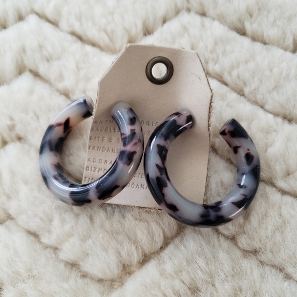 Anthropologie Jewelry - Anthropologie Tortoise Shell Looking Hoop Earrings